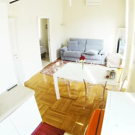 Apartamento Porta Venezia - Downtown *